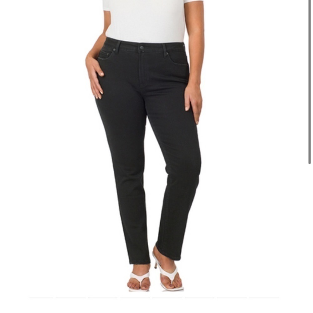 𝅺ZENANA Women’s Black Mid Rise Straight Leg Denim Jeans